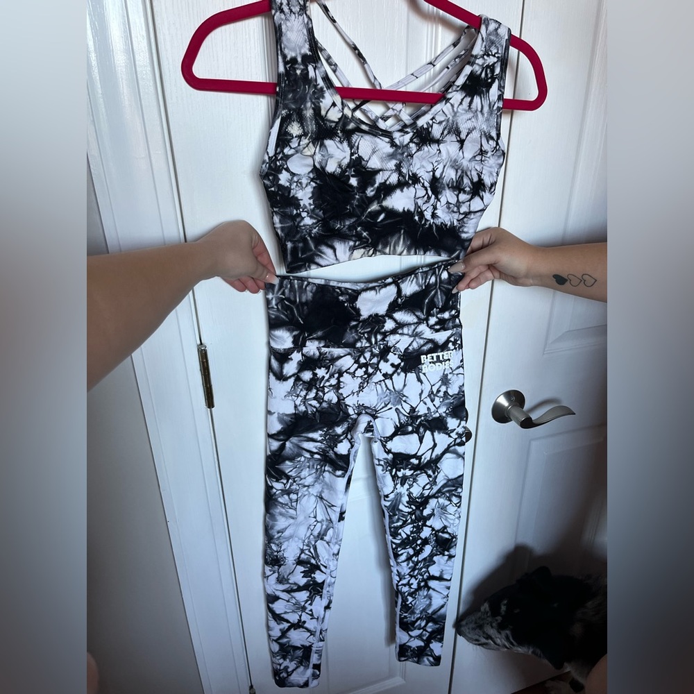 Better Bodies black/white tiedye matching set  Bra- Medium  Leggings-Small